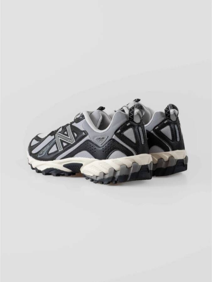 New Balance Trailstijl Sneakers voor Stedelijke Look Gray Heren