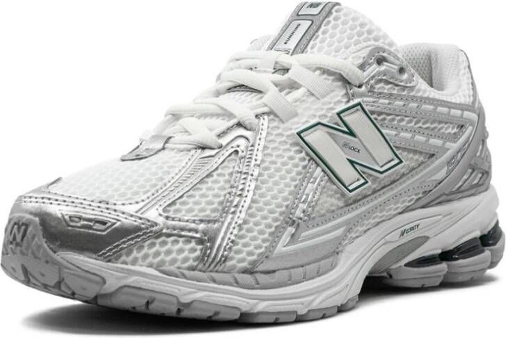 New Balance Zilveren Sneakers Veters Mesh Paneel Gray Heren