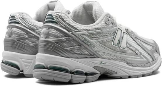 New Balance Zilveren Sneakers Veters Mesh Paneel Gray Heren