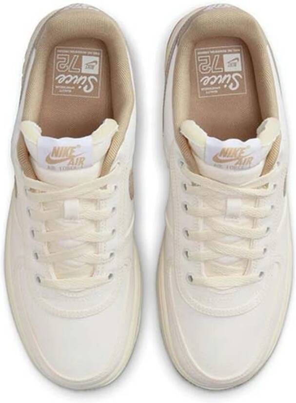 Nike Air Force 1 '07 Sneakers Beige Dames