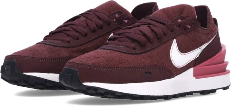 Nike Burgundy Crush Sneaker met Wafelzool Red Dames