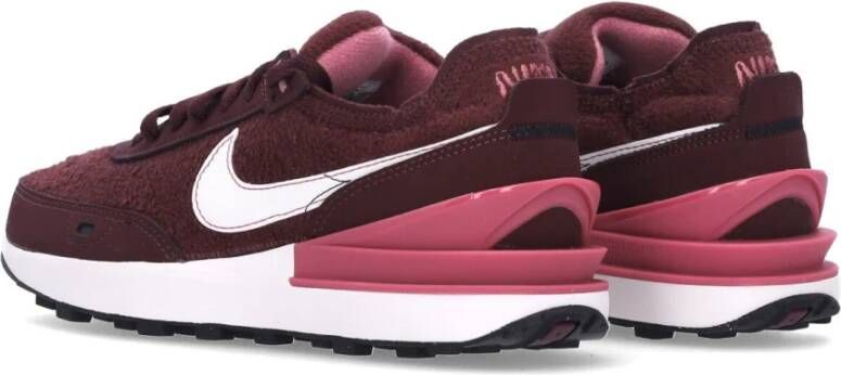 Nike Burgundy Crush Sneaker met Wafelzool Red Dames