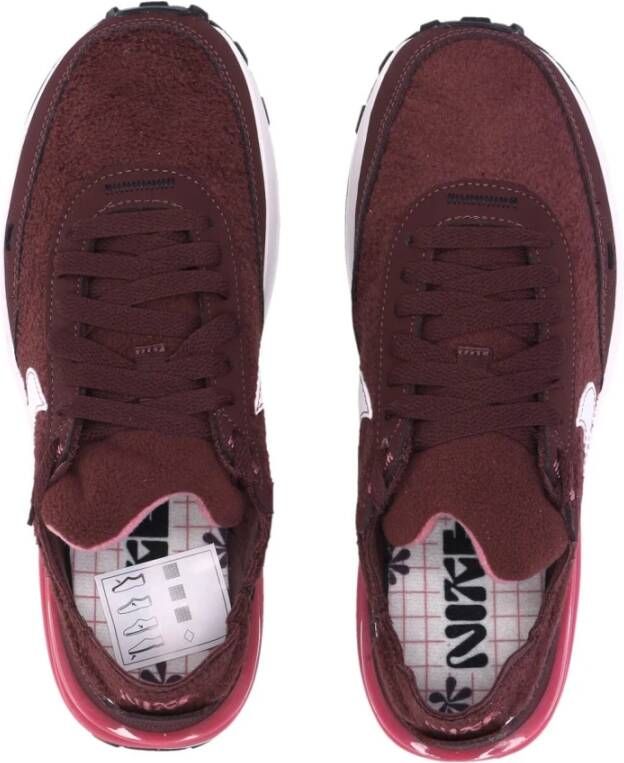 Nike Burgundy Crush Sneaker met Wafelzool Red Dames