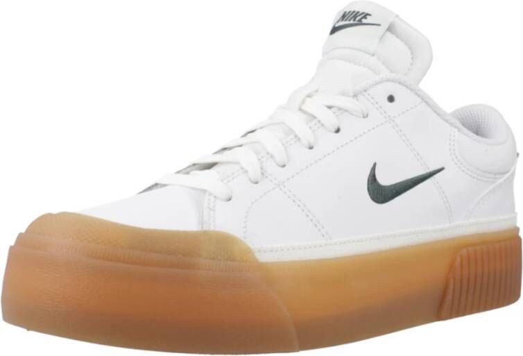 Nike Verhoog je sneaker game met Court Legacy Lift Beige Dames