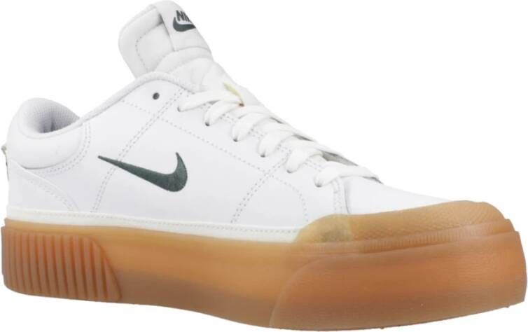 Nike Verhoog je sneaker game met Court Legacy Lift Beige Dames