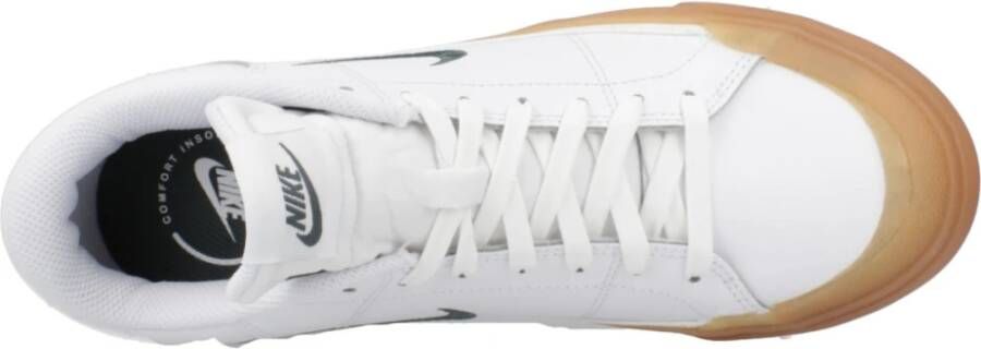 Nike Verhoog je sneaker game met Court Legacy Lift Beige Dames