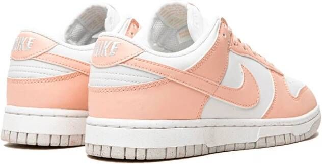 Nike "Pale Coral Dunk Low Sneakers" Roze Dames