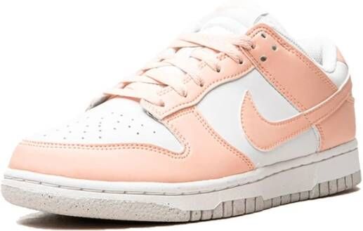 Nike "Pale Coral Dunk Low Sneakers" Roze Dames