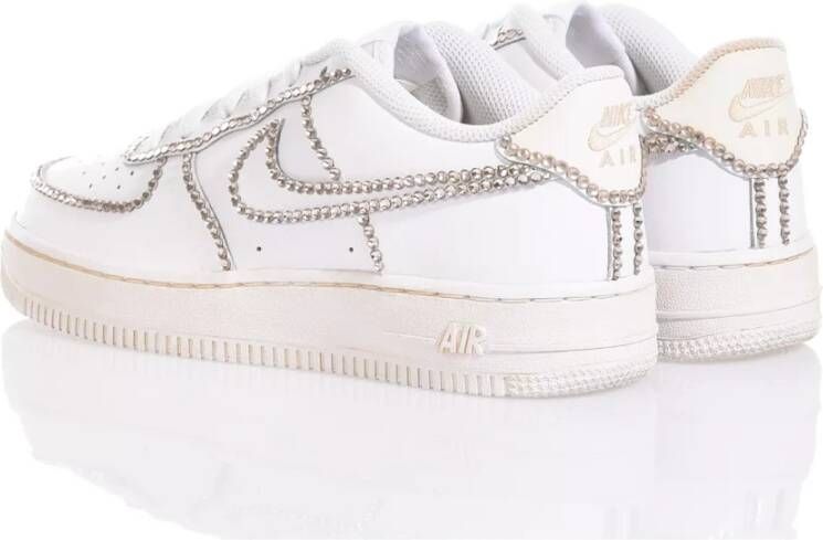 Nike Handgemaakte Beige Sneakers voor Vrouwen Beige Unisex