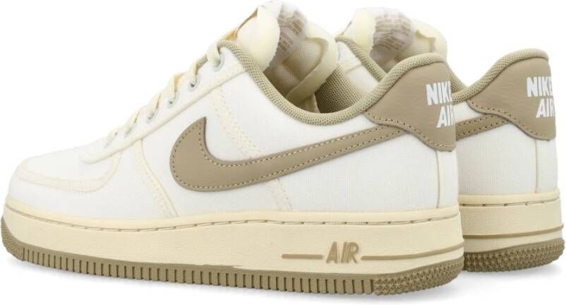 Nike Klassieke Air Force 1 '07 Sneakers Beige Dames