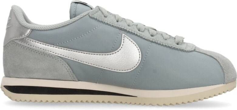 Nike Lichte Lage Schoenen met Gewatteerde Kraag Gray Dames