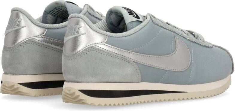 Nike Lichte Lage Schoenen met Gewatteerde Kraag Gray Dames