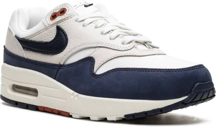 Nike LX Sneakers Licht Orewood Bruin Blue Dames