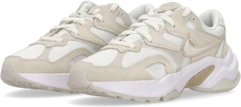 Nike Mesh Veterschoen met Leer en Suède Beige Dames