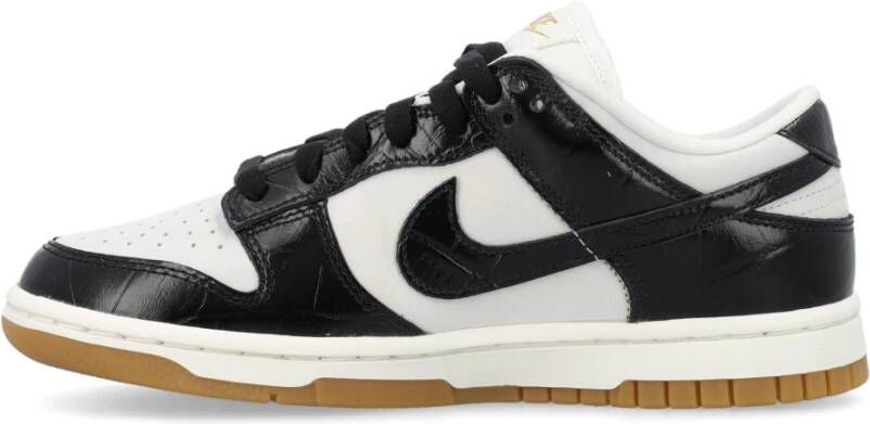 Nike Phantom Black Sneakers met Gouden Logo Black Dames