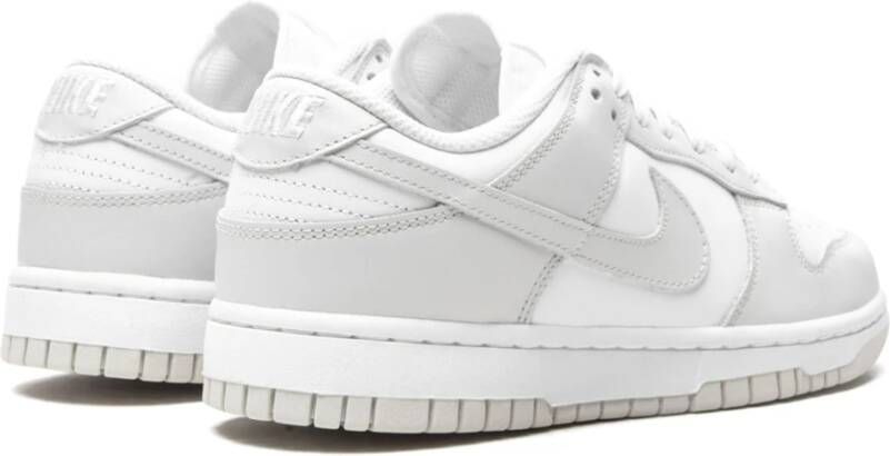 Nike Wmns Dunk Low Basketball Schoenen white photon dust white maat: 41 beschikbare maaten:37.5 38 39 40.5 36.5 41 42 - Foto 4