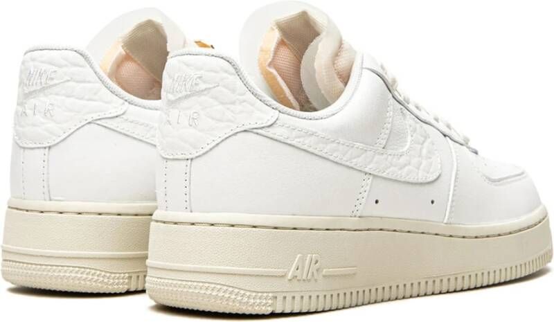 Nike Klassieke witte lage sneakers met gouden juwelen Wit Unisex