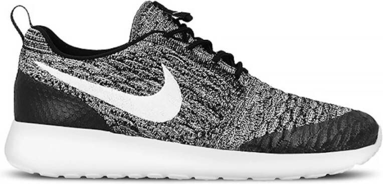 Nike Zwarte en Witte Flyknit Sneakers Zwart Dames