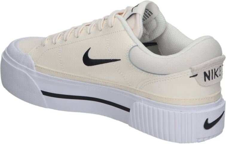 Nike Stijlvolle sportschoenen voor jongeren Beige Dames