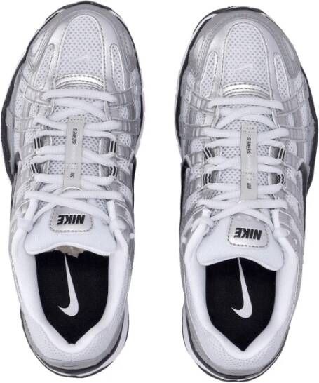 Nike Witte Lage Schoen met Metalen Accenten Gray Dames