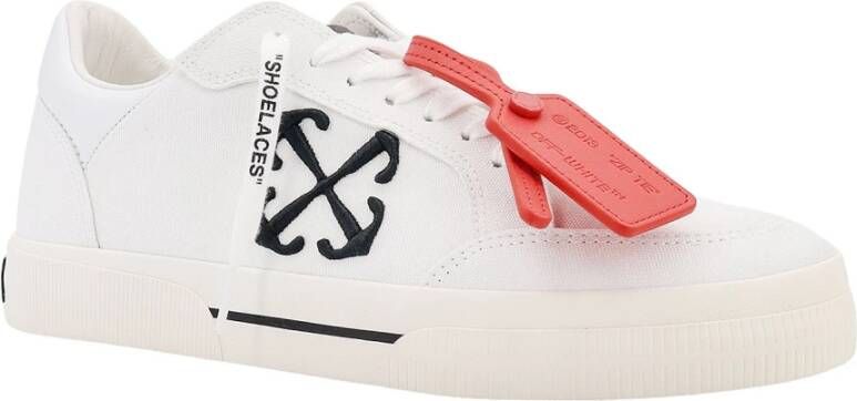 Off White Canvas Vulcanized Sneakers met Arrow Logo White Heren