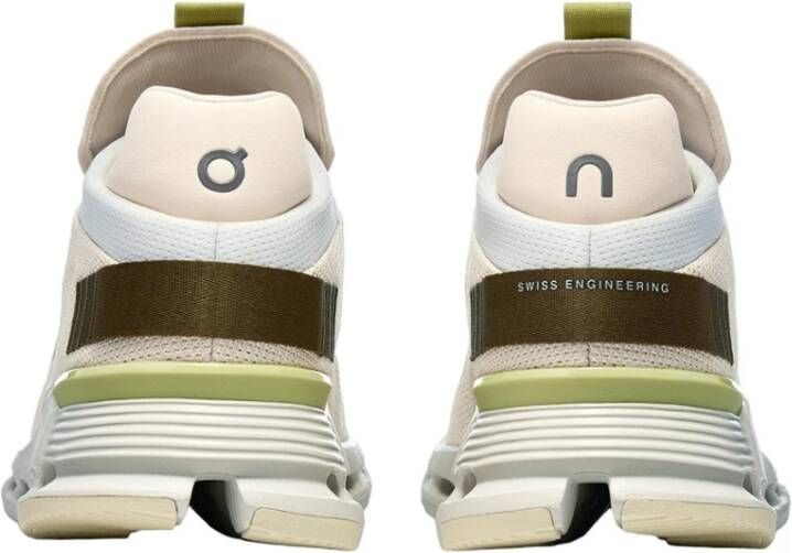 ON Running Cloudnova Moon Lichtgewicht Hardloopschoenen Beige Heren