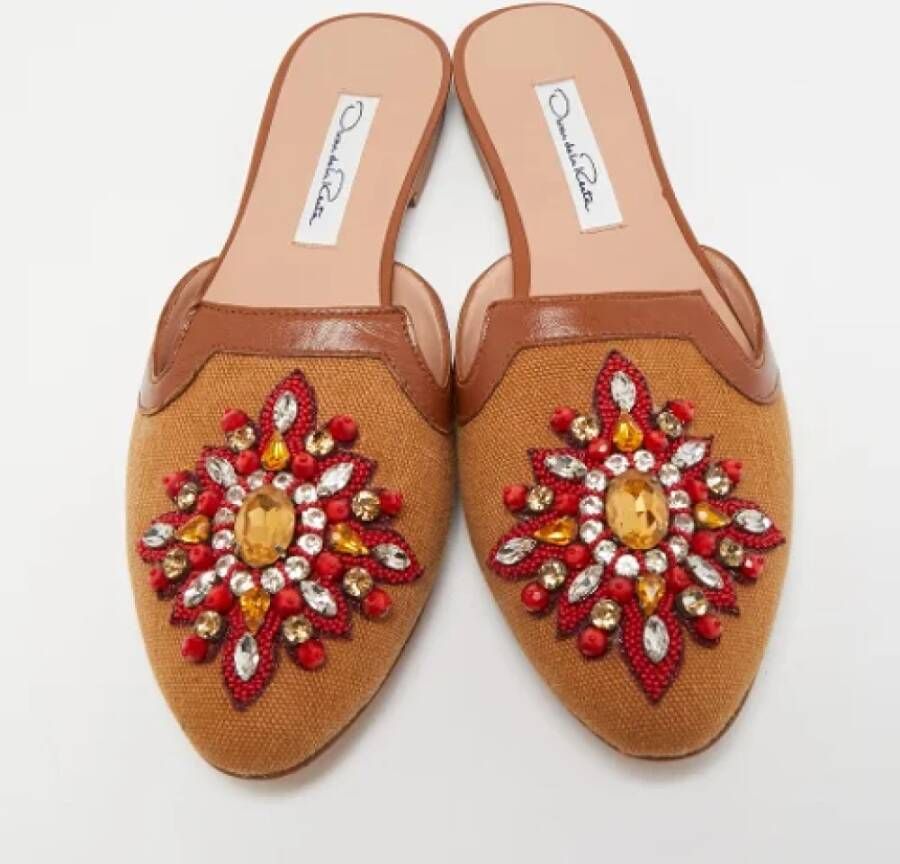 Oscar De La Renta Pre-owned Canvas flats Brown Dames