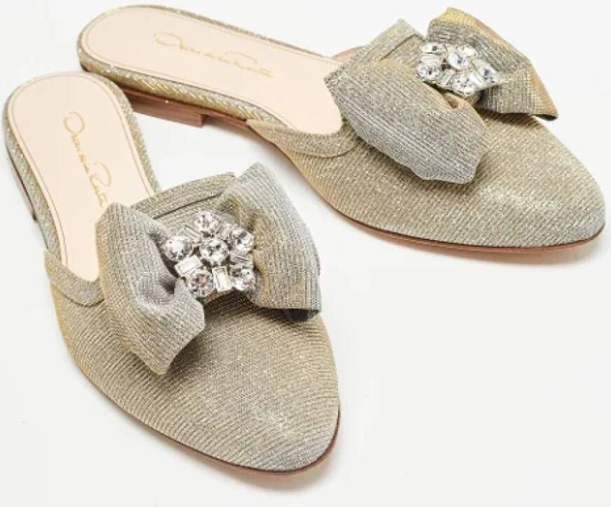 Oscar De La Renta Pre-owned Fabric flats Gray Dames