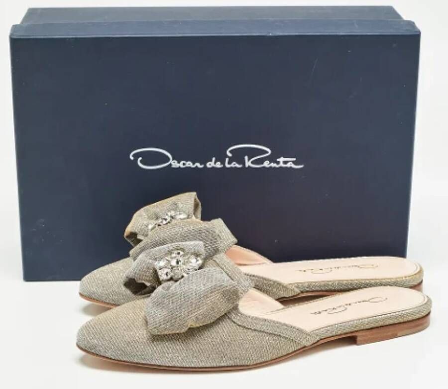 Oscar De La Renta Pre-owned Fabric flats Gray Dames