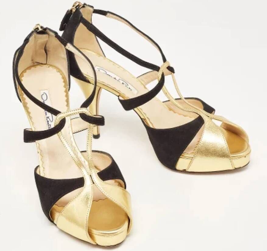 Oscar De La Renta Pre-owned Leather sandals Black Dames