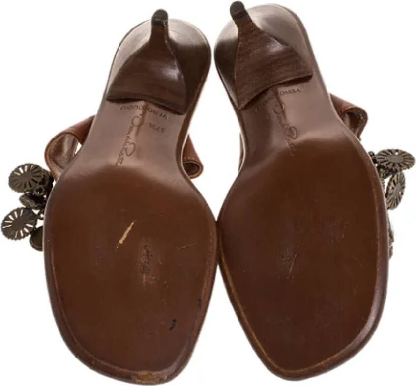 Oscar De La Renta Pre-owned Leather sandals Brown Dames