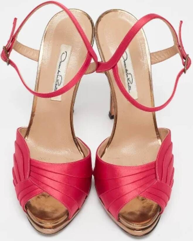 Oscar De La Renta Pre-owned Leather sandals Pink Dames