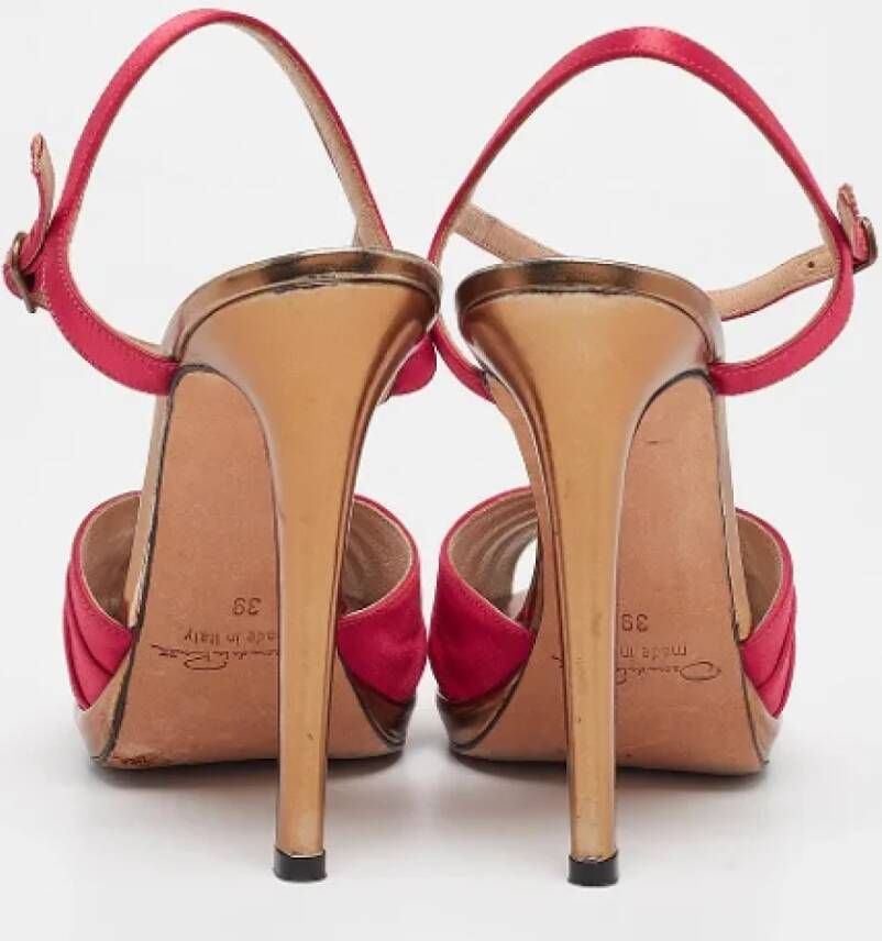 Oscar De La Renta Pre-owned Leather sandals Pink Dames