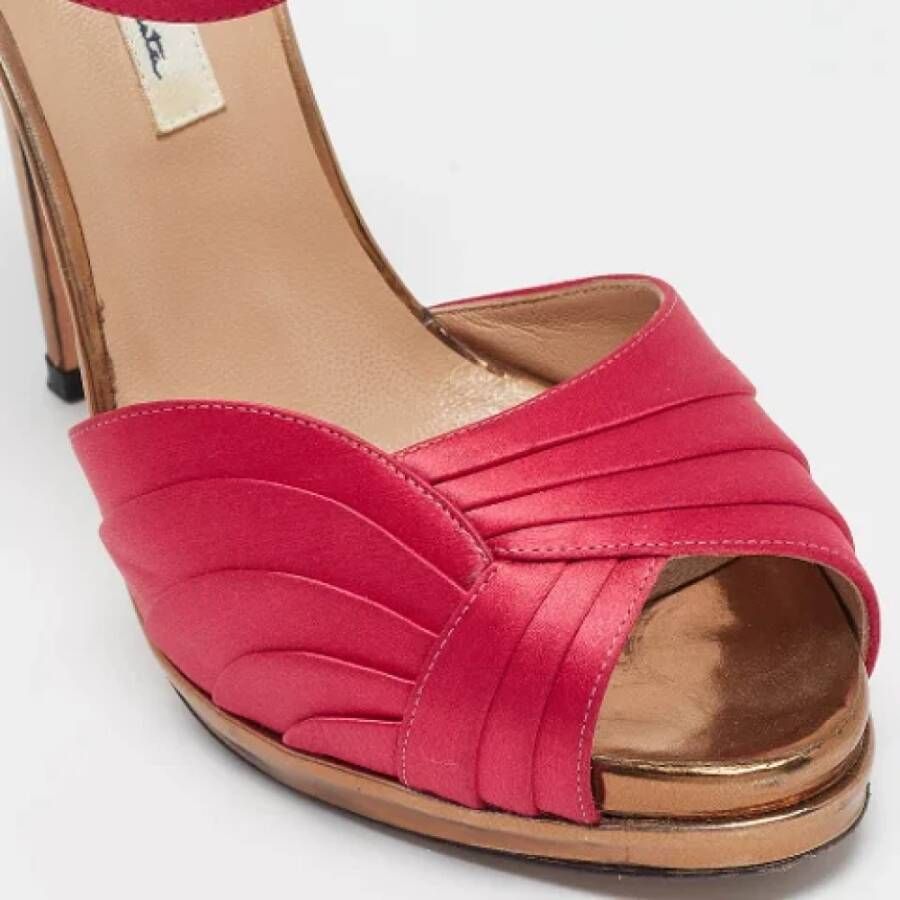 Oscar De La Renta Pre-owned Leather sandals Pink Dames