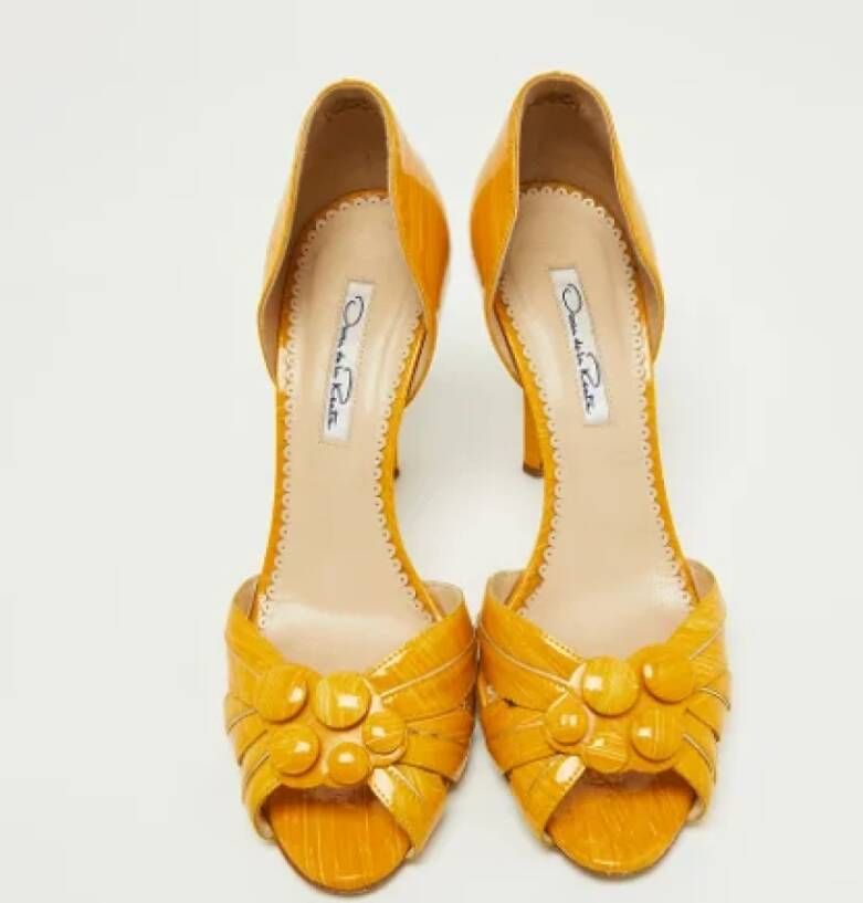 Oscar De La Renta Pre-owned Leather sandals Yellow Dames