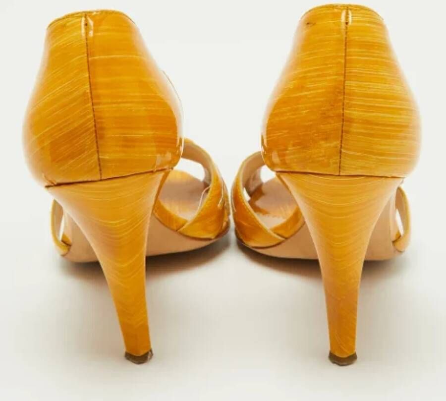 Oscar De La Renta Pre-owned Leather sandals Yellow Dames