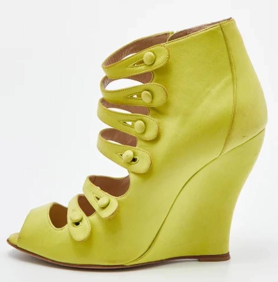 Oscar De La Renta Pre-owned Leather sandals Yellow Dames