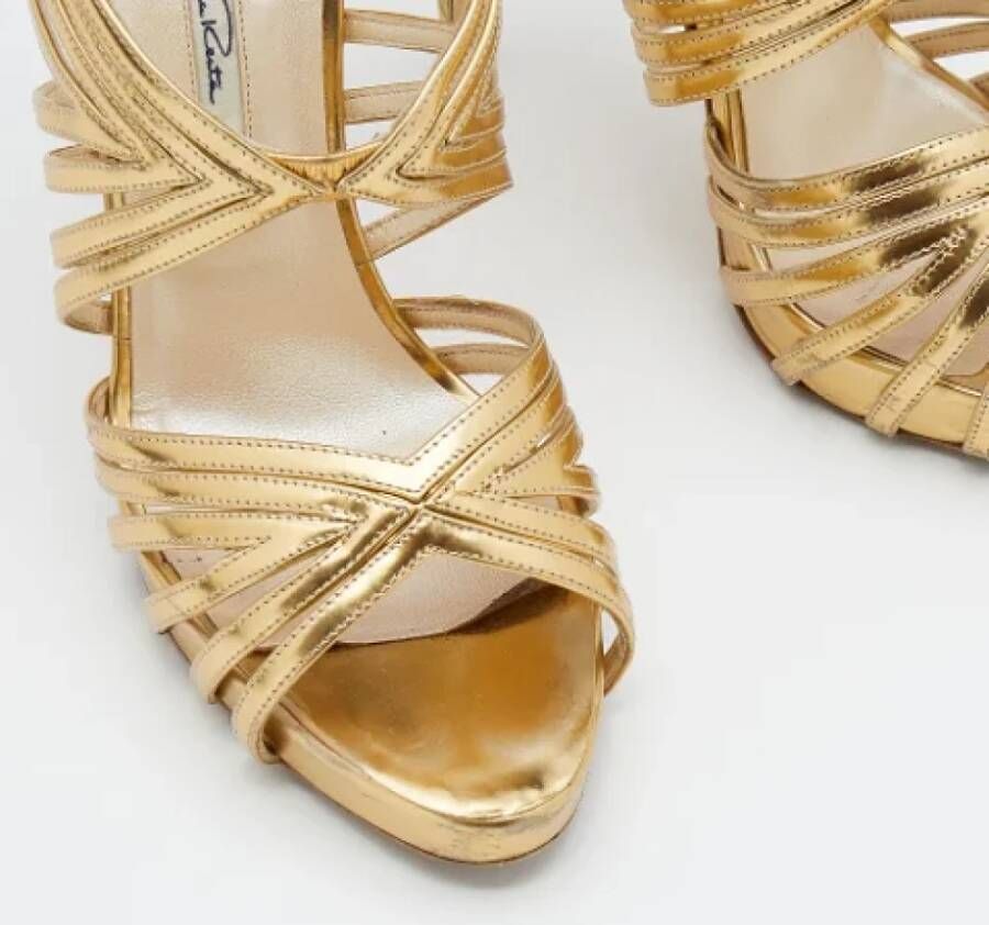 Oscar De La Renta Pre-owned Leather sandals Yellow Dames