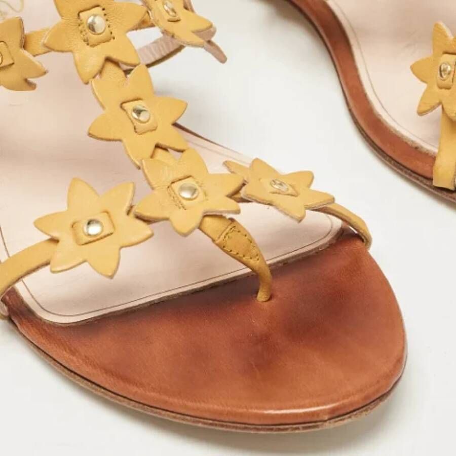 Oscar De La Renta Pre-owned Leather sandals Yellow Dames