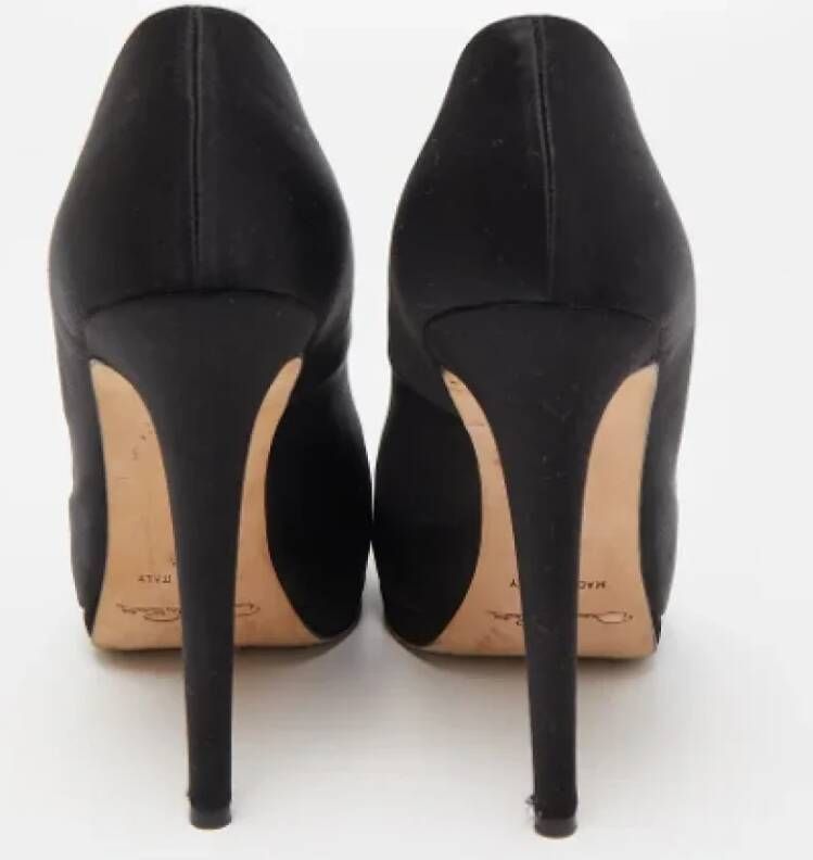 Oscar De La Renta Pre-owned Satin heels Black Dames