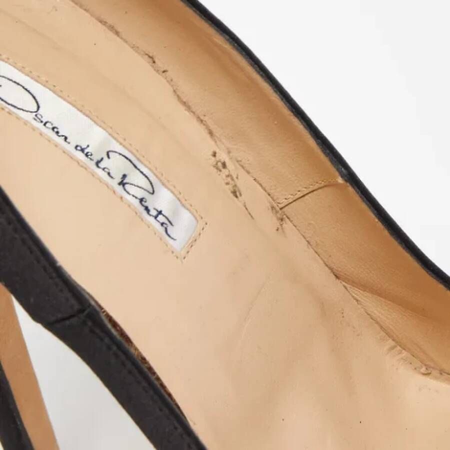 Oscar De La Renta Pre-owned Satin heels Black Dames