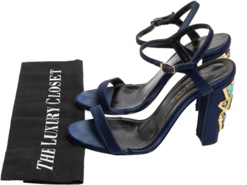 Oscar De La Renta Pre-owned Satin sandals Blue Dames