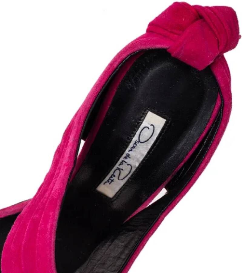 Oscar De La Renta Pre-owned Suede sandals Pink Dames