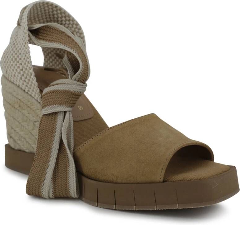 Paloma Barceló Bruine sleehak sandalen met enkelband Brown Dames