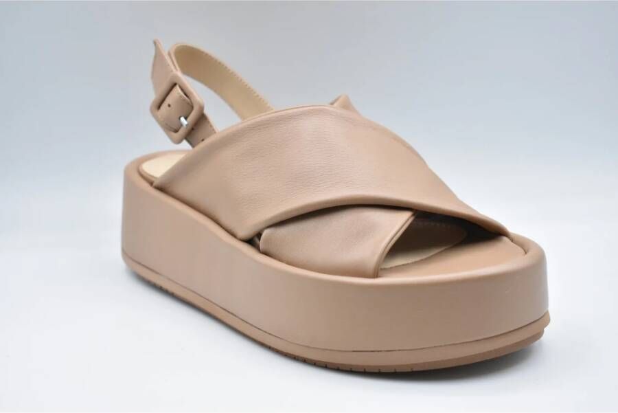 Paloma Barceló Bruine Veterschoenen Ss24 Beige Dames