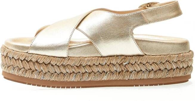 Paloma Barceló Gouden Sleehak Sandalen Gekruist Metallic Leer Beige Dames