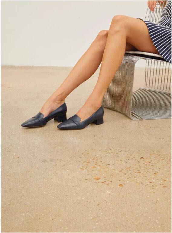 Parallele Marineblauwe Leren Loafers met Stikdetail Blue Dames