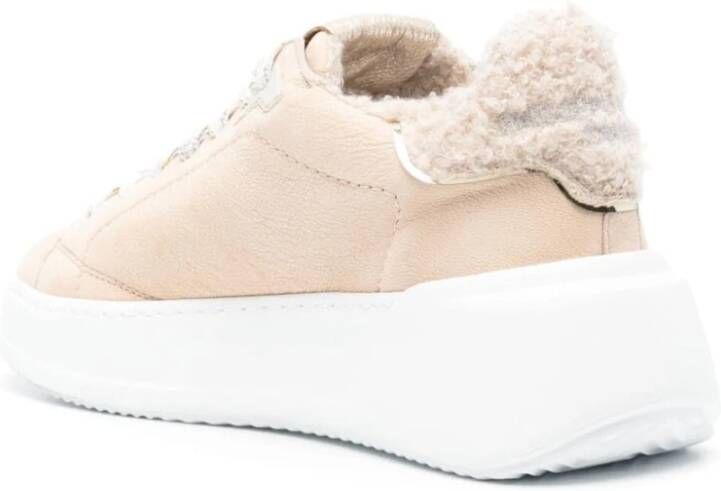 Philippe Model Beige Sneakers met Faux-Shearling Trim Beige Dames