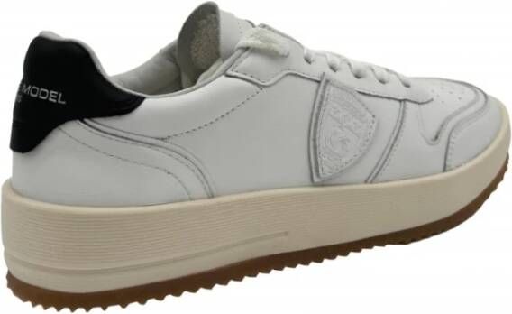 Philippe Model Lage Leren Sneakers met Geperforeerde Neus White Heren