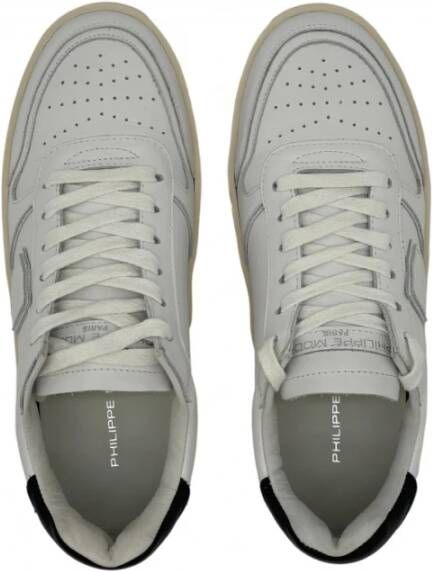 Philippe Model Lage Leren Sneakers met Geperforeerde Neus White Heren